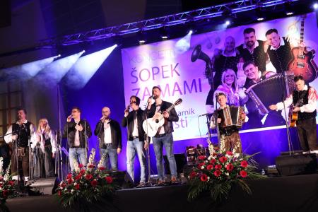 Koncert Šopek za mami ob 30-letnici ansambla Viharnik (78)